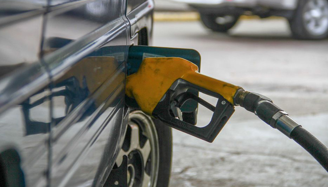 Bajan los combustibles desde julio: nafta, gasoil y supergás tendrán rebajas
