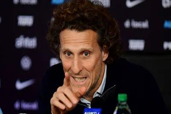 FORLÁN EXPLICÓ LA AUSENCIA DE LUIS SUÁREZ Y HABLÓ ANTES DEL VIAJE DE URUGUAY A ASIA