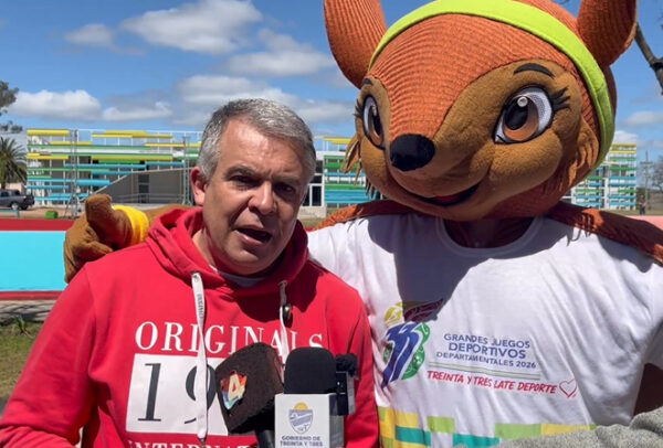 LA ANTORCHA Y «POLO», LOS PROTAGONISTAS DE LA APERTURA DE LOS GRANDES JUEGOS DEPORTIVOS “TREINTA Y TRES LATE DEPORTE”